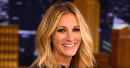 AWARD WINNING ACTRESS JULIA ROBERTS CELEBRATES SEVENTEENTH ANNIVERSARY WITH HER HUSBAND