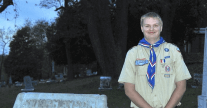 This 17-year-old decides to make a generous act by rebuilding ruined graves of veterans