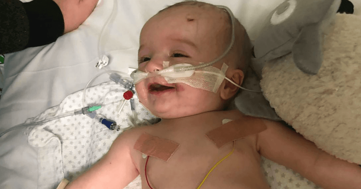 This 14-week-old baby Woke up From Coma, Recognized his Father and Smiled to Him!