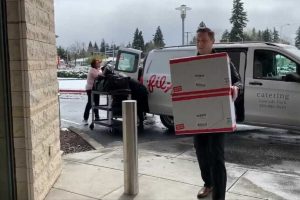 1,000 meals for healthcare workers lets say thanks to Chick-Fil-A