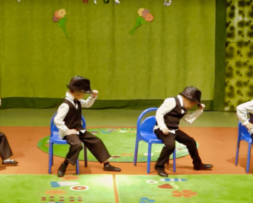 4 Preschoolers Rock The Show With Their Dance Moves And Win The Hearts Of Their Audience.