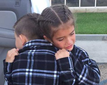 Inseparable 9 Yrs Old Couple Melted Everyone’s Heart When They Had To Part Ways.