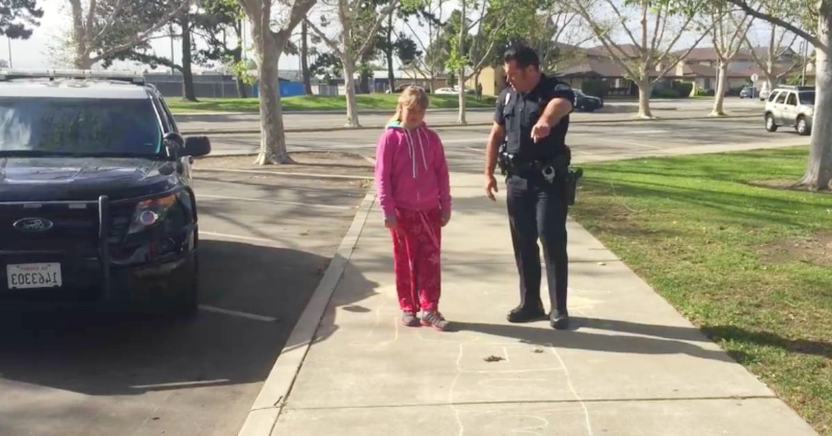 Police officer makes headlines when he asks girl living in a “suspicious vehicle” to follow him to the sidewalk