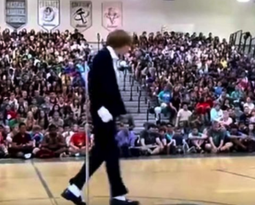 Mean bullies started laughing when “quiet kid” took the stage, then the music began