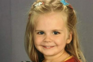 Dad tells wife he let 3-yr-old daughter choose her picture day outfit, then she sees the final result