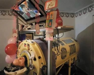 Woman who spent life in iron lung dies at 61