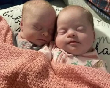 Mom of rare twins with Down syndrome show how beautiful and precious they are to shut down critics