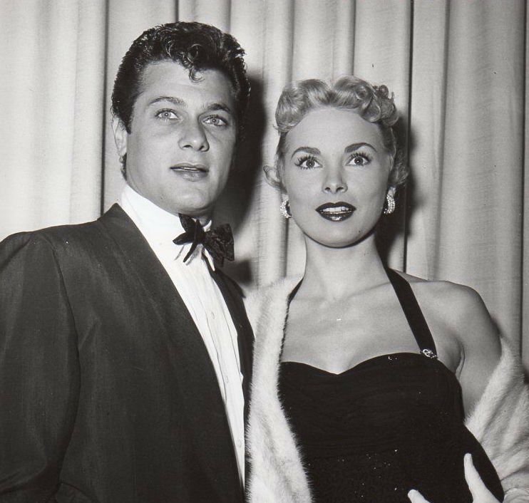 Tony Curtis and Janet Leigh at 25th Annual Academy Awards on March 19, 1953 | Source: Public Domain, Wikimedia Commons