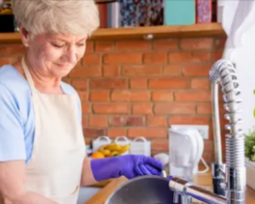 DAUGHTER-IN-LAW WAS ACTING MEANLY TOWARDS THE MOTHER-IN-LAW, SO THE OLD WOMAN DECIDED TO TEACH HER A LESSON