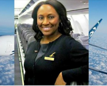 Flight attendant suspicious of a young girl and elderly man, only to find a 3-word note in the bathroom after take-off