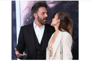 What Ben Affleck said to Jennifer Lopez during their famous red carpet “argument” is revealed by lip readers.