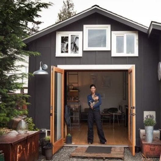 People laughed when this girl started remodeling a garage, until she showed the result and left everyone speechless