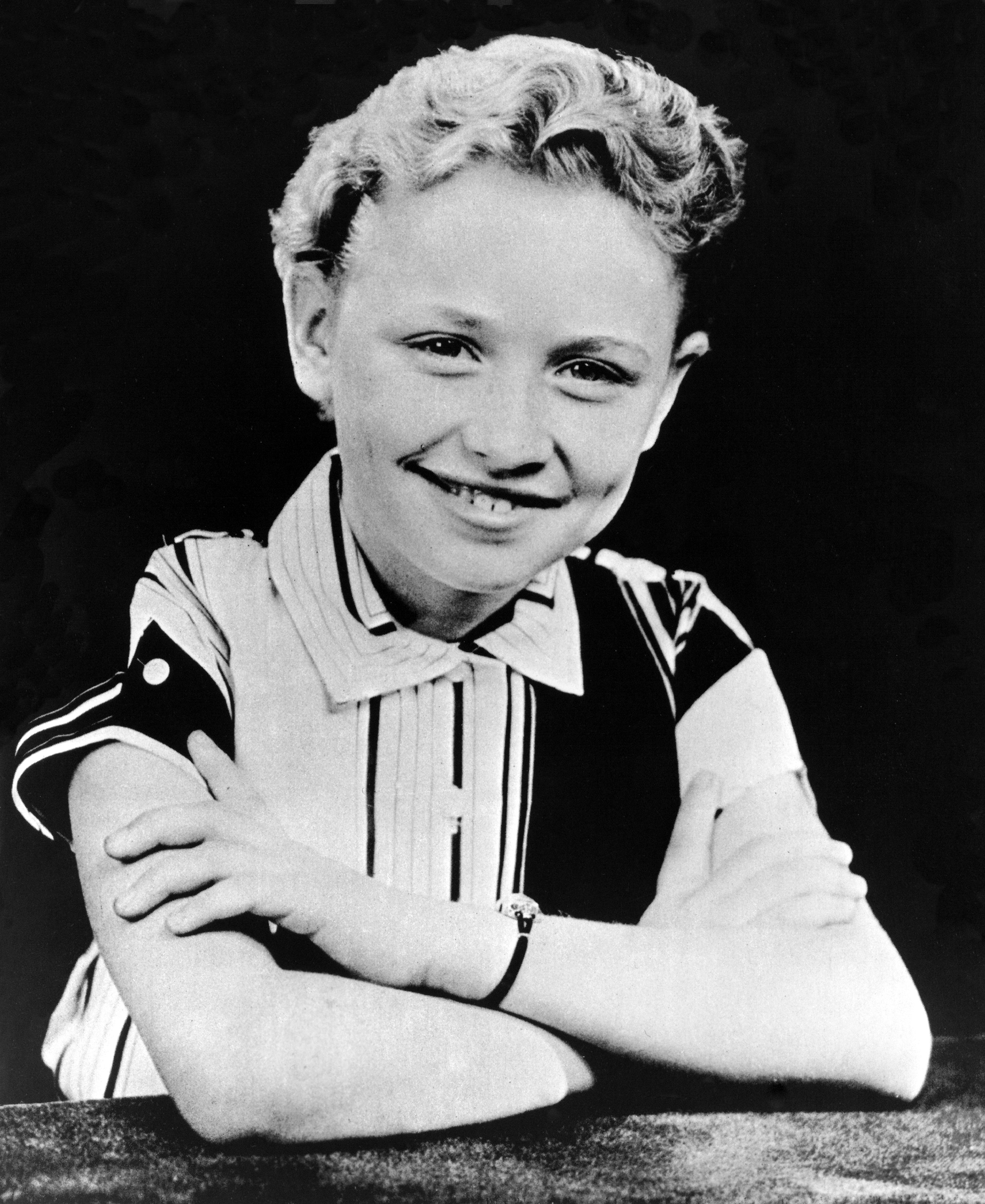 Dolly Parton poses for a portrait in 1955 in Nashville, Tennessee. | Source: Getty Images