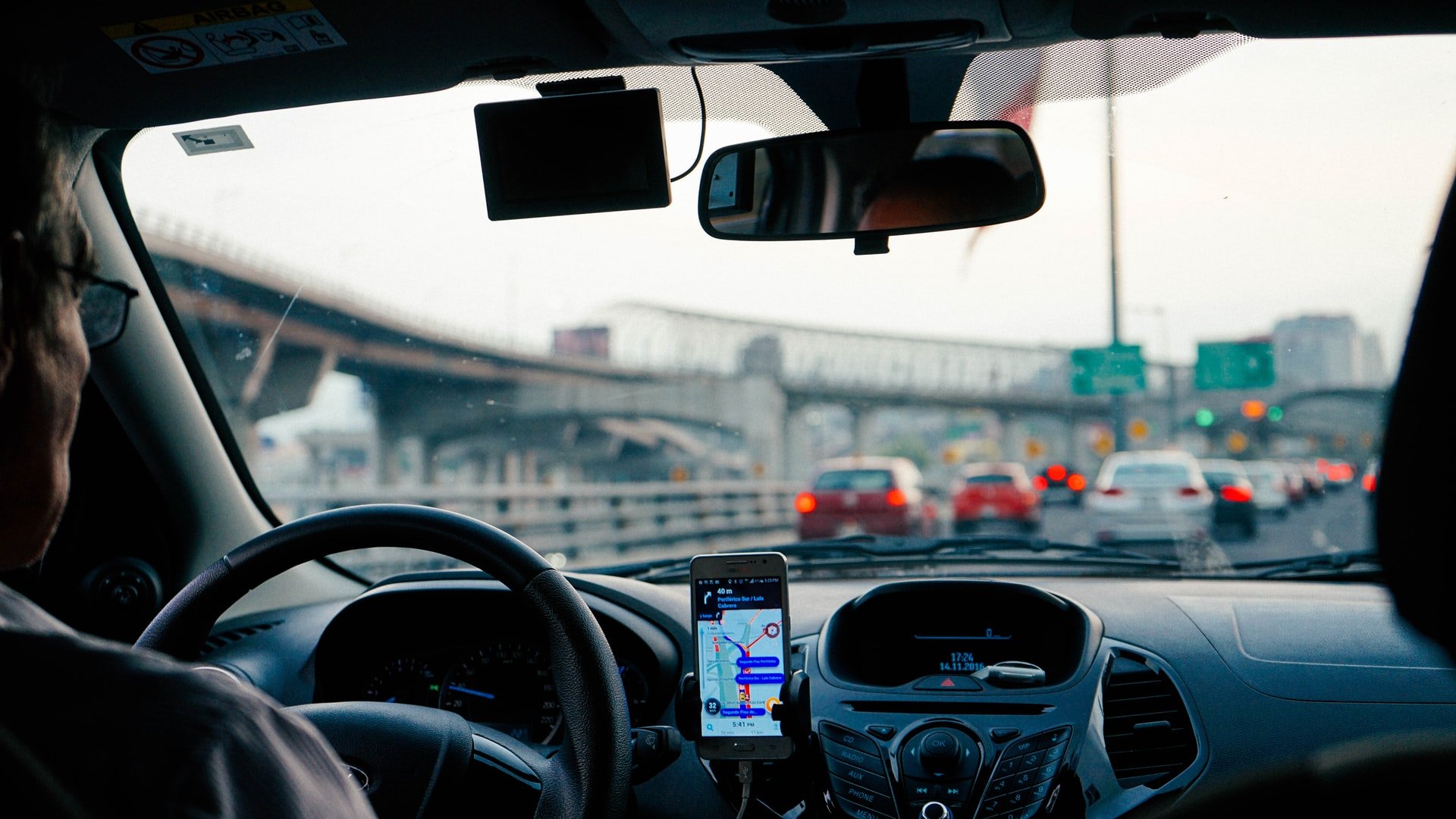 A person in traffic | Source: Unsplash