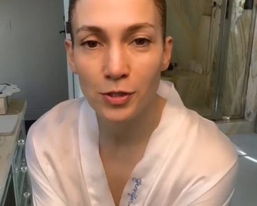 Such a face at 54?Jennifer Lopez showed herself without makeup, causing serious controversy among fans