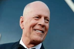 Bruce Willis in a homage