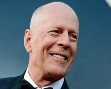 Bruce Willis in a homage