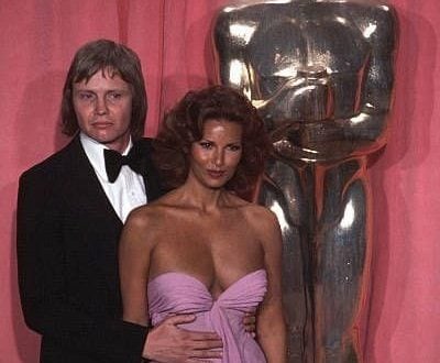 Jon Voight and Raquel Welch