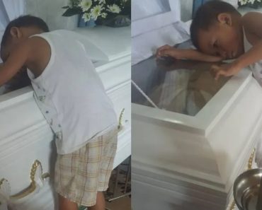 In the middle of the service, the child quietly stood up, went to their mother’s coffin, and pressed their ear against it.