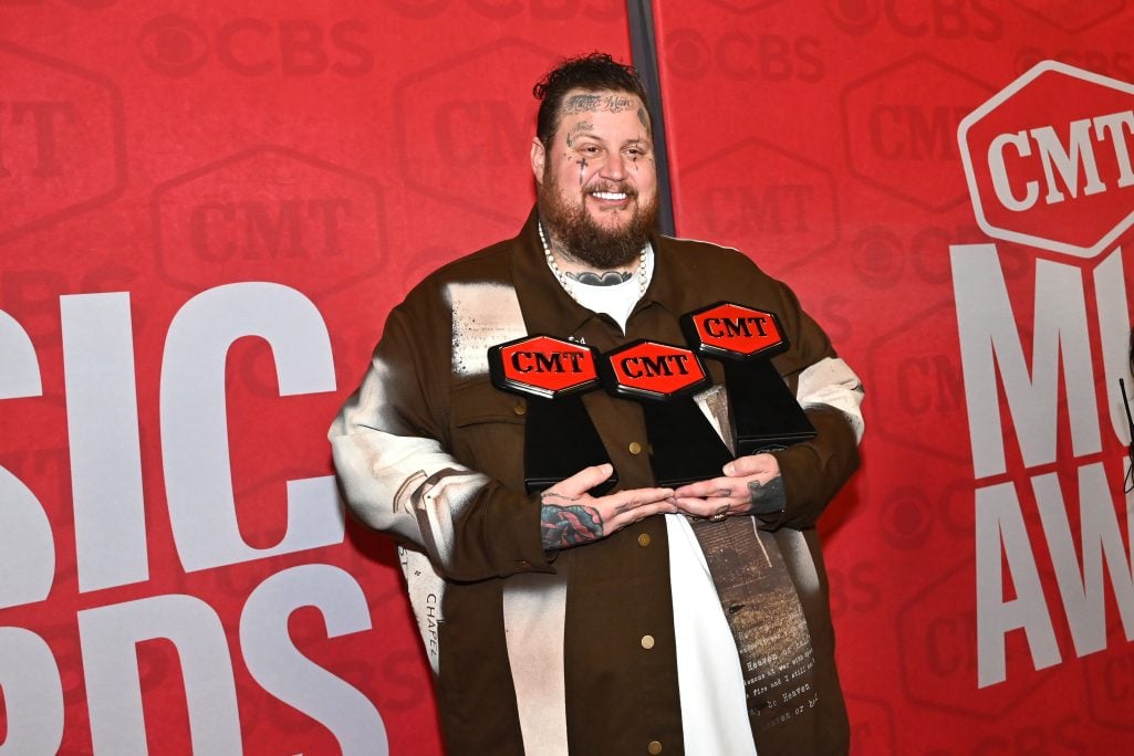 Jelly Roll poses with his awards in the press room during the 2024 CMT Music Awards on April 7, 2024. | Source: Getty Images