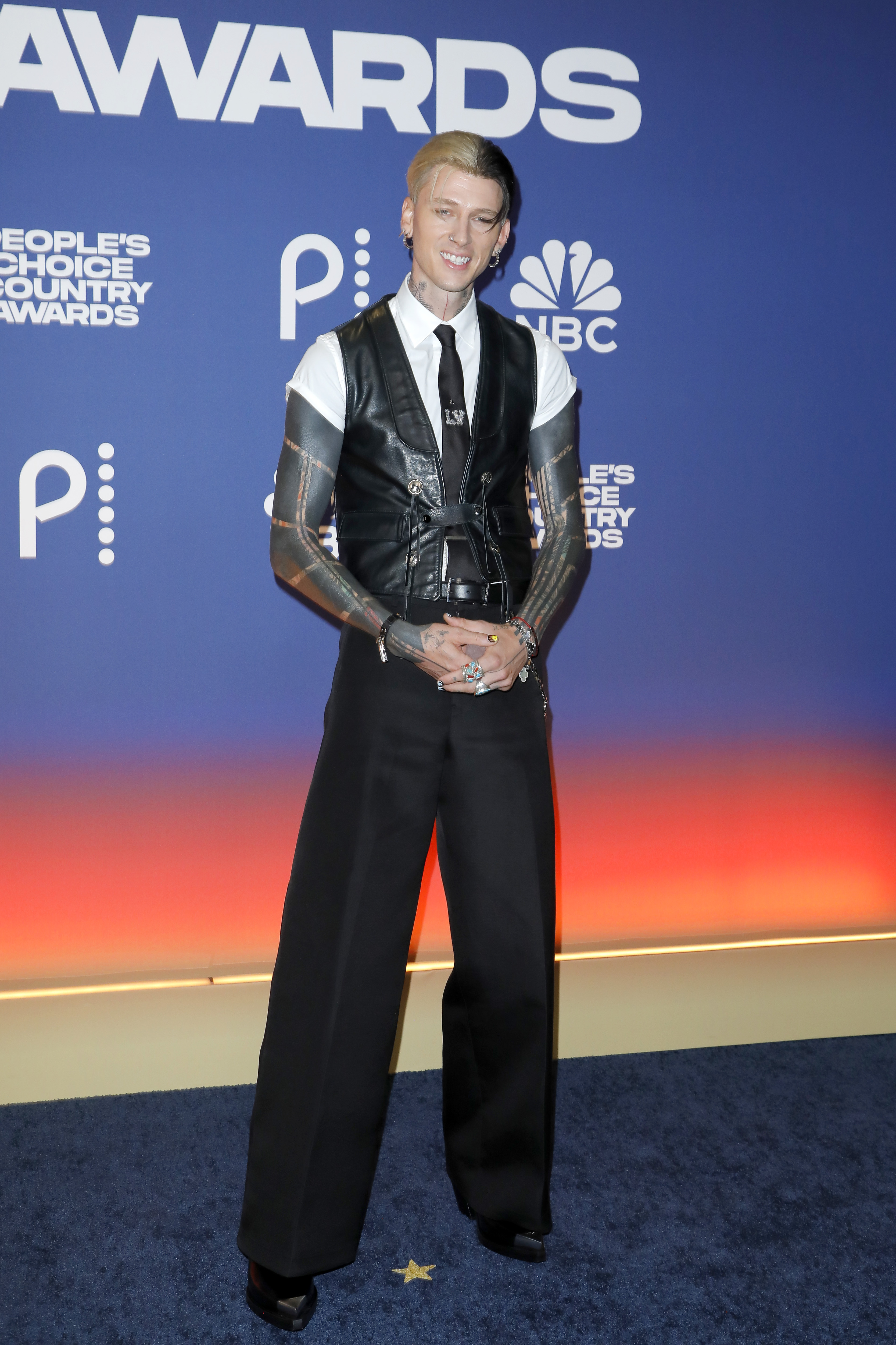 Machine Gun Kelly at the People's Choice Awards in Nashville, Tennessee on September 26, 2024 | Source: Getty Images