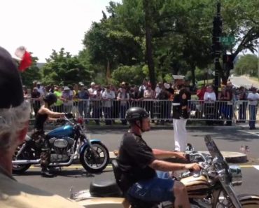 Female Biker Stops In Front The Saluting Marine. What She Does Next? I Couldn’t Stop Crying!