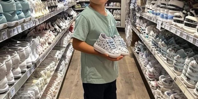 Boy gives up dream shoes to buy boots for poor classmate