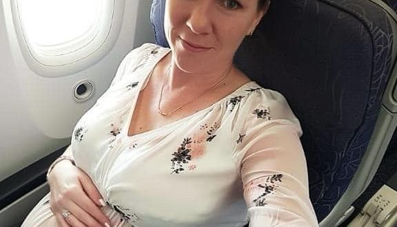 Pregnant Passenger Forced To Kneel By Flight Attendant – HERE’S THE SHOCKING REASON WHY-STORY OF THE DAY