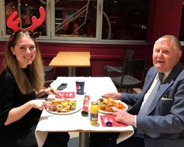 This Woman Asked an Elderly Widower on a Dinner ‘Date’ After Learning He Has No Friends or Family – and He Came With Flowers, Wearing His Best Suit