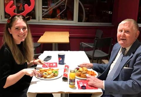 This Woman Asked an Elderly Widower on a Dinner ‘Date’ After Learning He Has No Friends or Family – and He Came With Flowers, Wearing His Best Suit