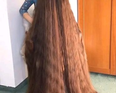 (VIDEO) WATCH: Woman cuts her hair for the first time in 25 years – here’s what she looks like today