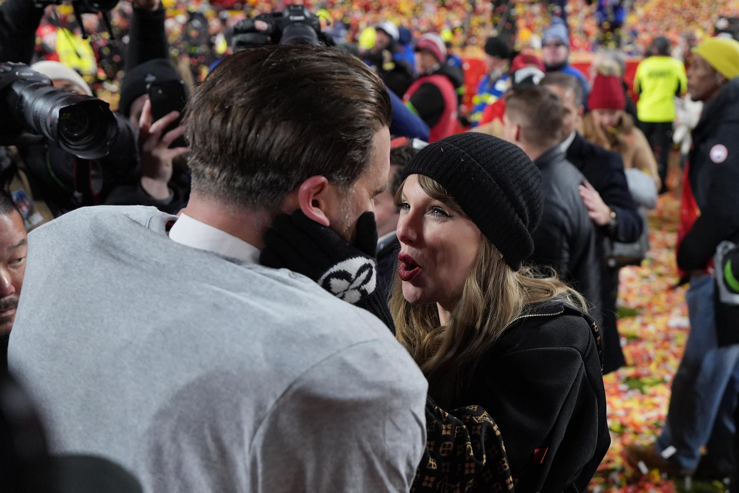 Travis Kelce and Taylor Swift celebrate a win against the Buffalo Bills in the AFC championship game on January 26, 2025 | Source: Getty Images