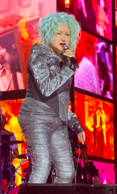 Cyndi Lauper singing during her concert. | Source: TikTok/@LuisPenaloza95