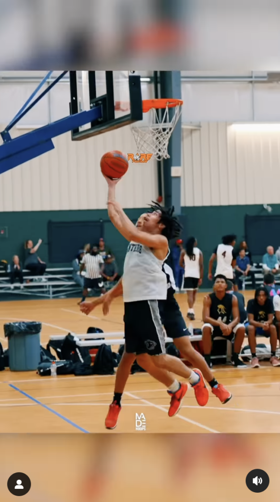 Noah Scurry is seen trying to score a field goal during a basketball match, in a video dated October 14, 2024 | Source: Instagram/rarefootagesports | Instagram/_lilnoah4 | Instagram/felsbasketball