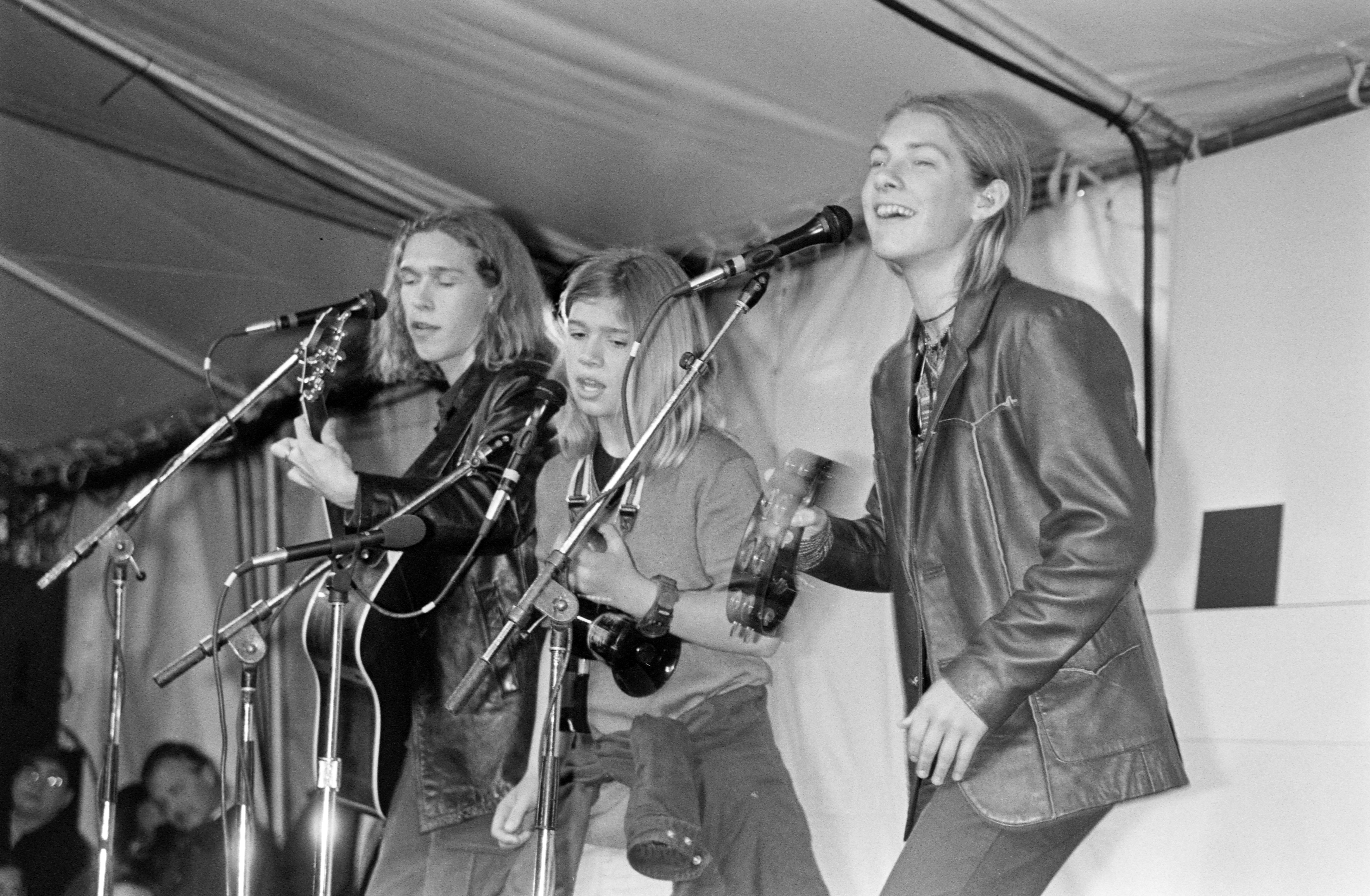 The group performs during the fifth annual Kids 4 Kids Benefit Carnival on April 27, 1998, in New York City. | Source: Getty Images