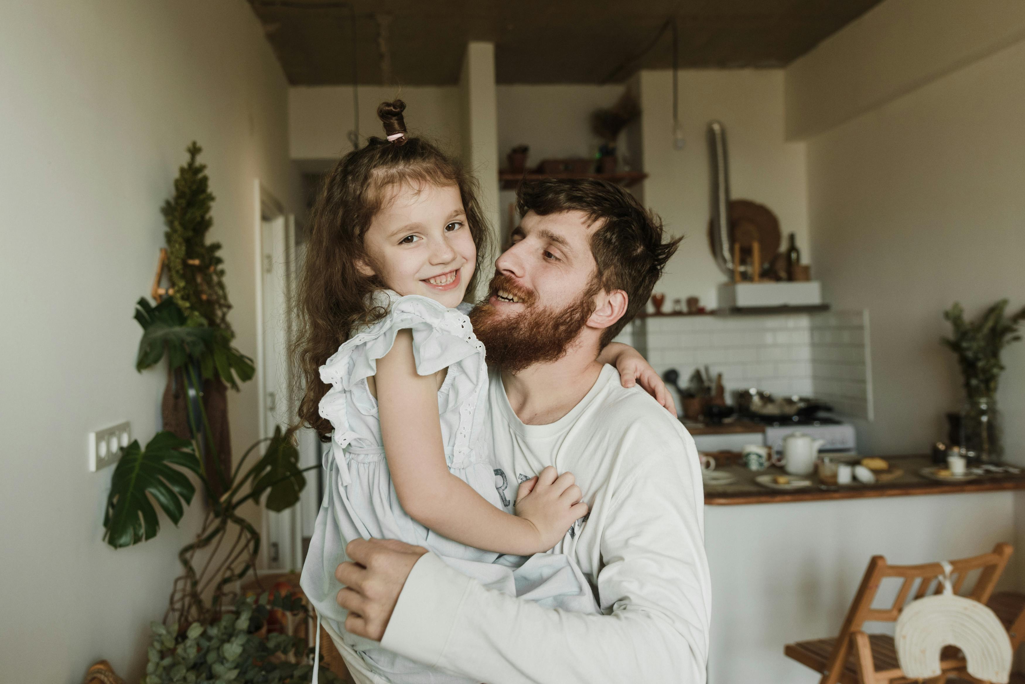 Father and daughter bonding | Source: Pexels