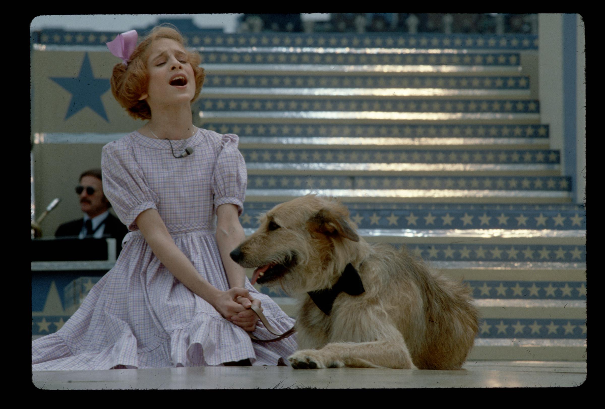 Sarah Jessica Parker on the set of the Broadway musical, "Annie," 1979 | Source: Getty Images