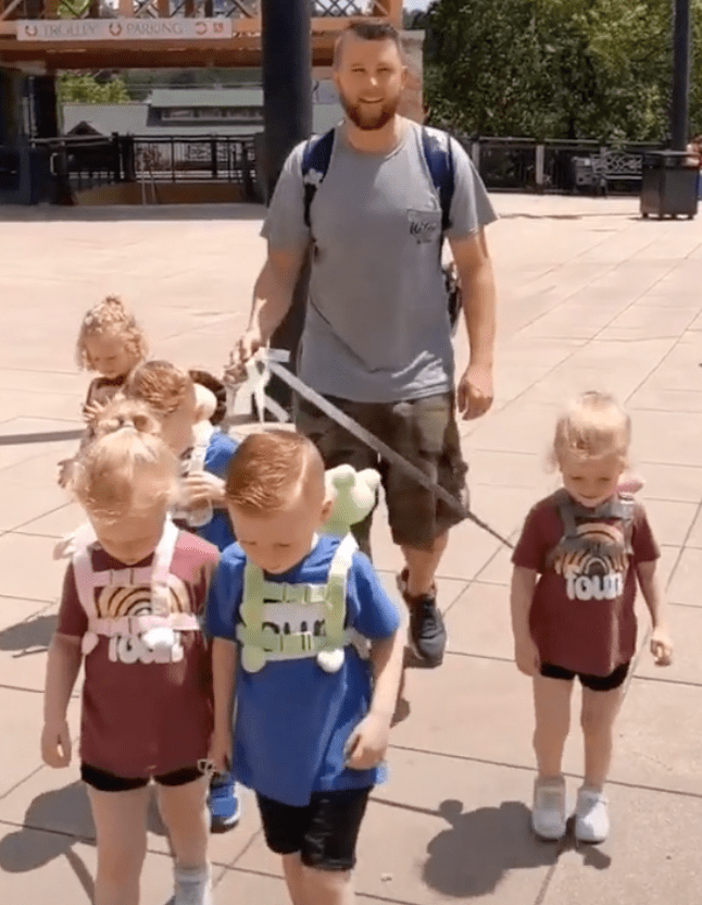 Jordan Driskell and his five kids. | Source: Tiktok.com/drixxleman