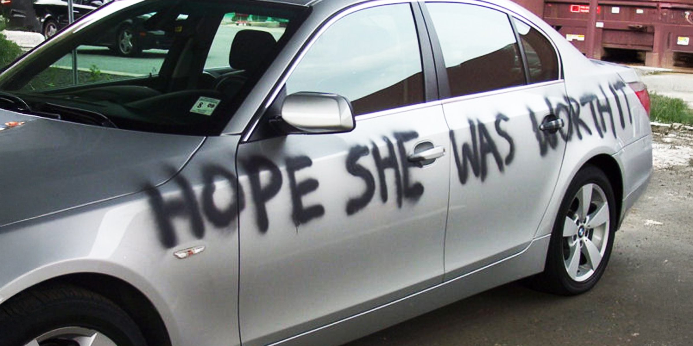 A message on a car | Source: Flickr