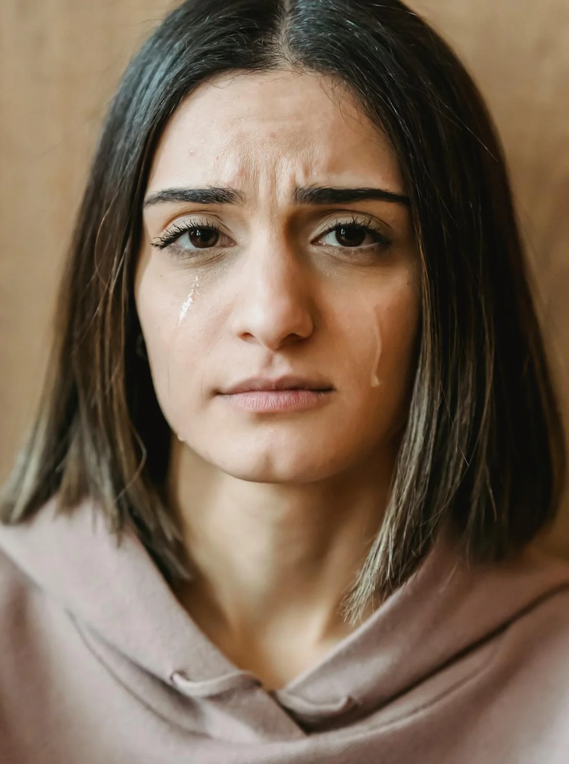 A crying young woman | Source: Pexels