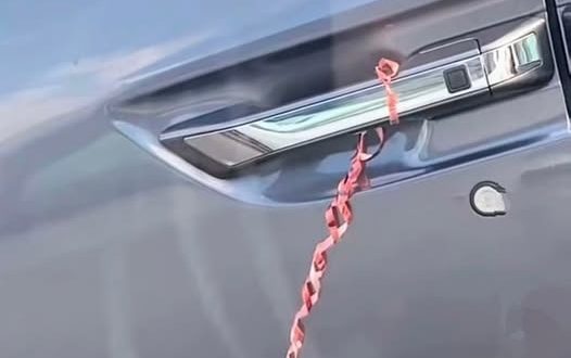 If You See A String Tied To Your Car Door Handle, Do Not Call The Police