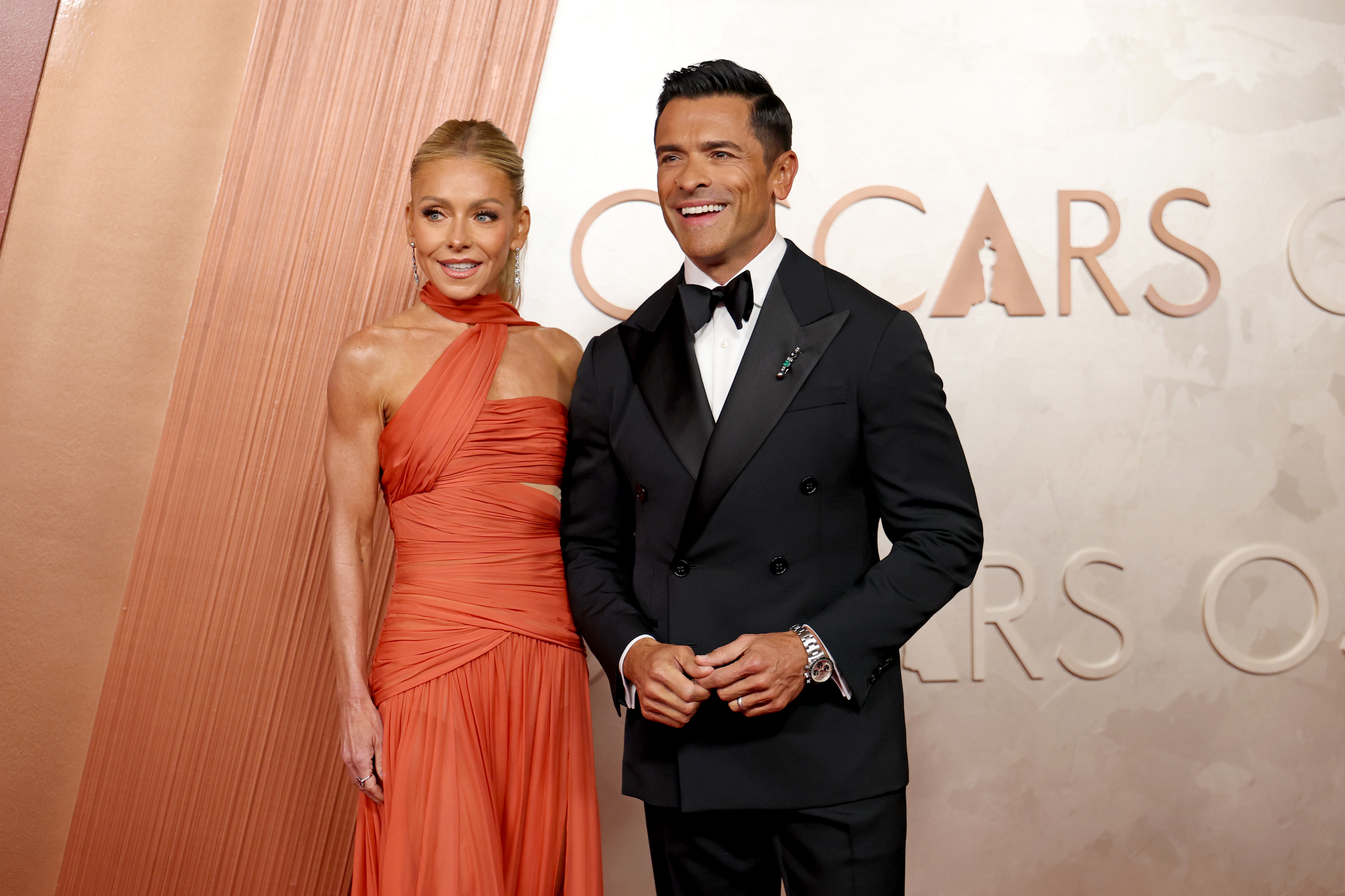 Kelly Ripa and Mark Consuelos attend the 97th Annual Oscars at Dolby Theatre on March 2, 2025, in Hollywood, California | Source: Getty Images